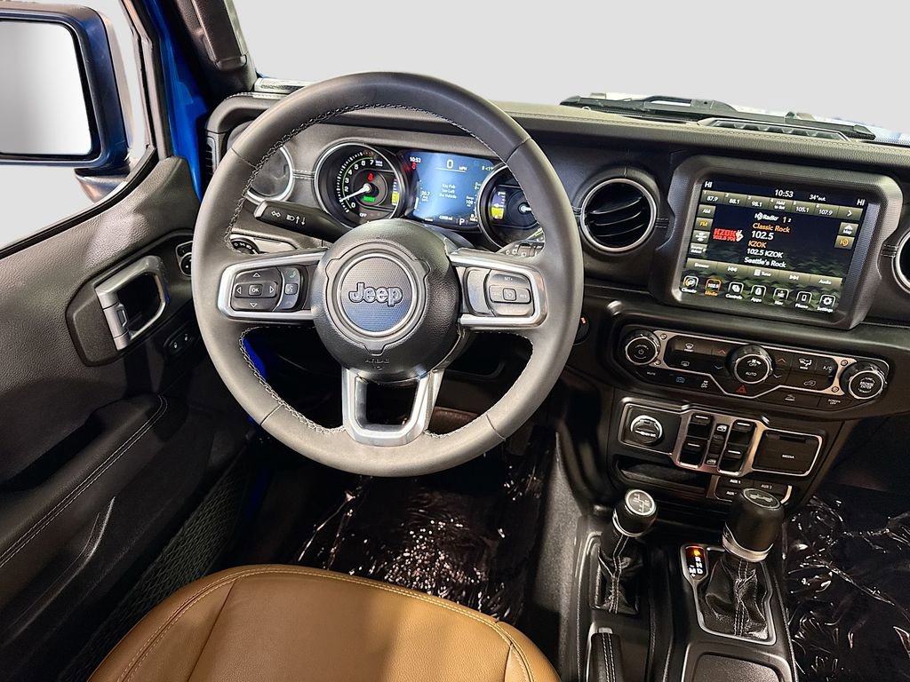 Used 2023 Jeep Wrangler Unlimited Sahara AWD/4WD image 15