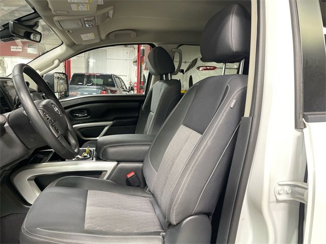 Used 2023 Nissan Titan SV w/ SV Convenience Package image 11