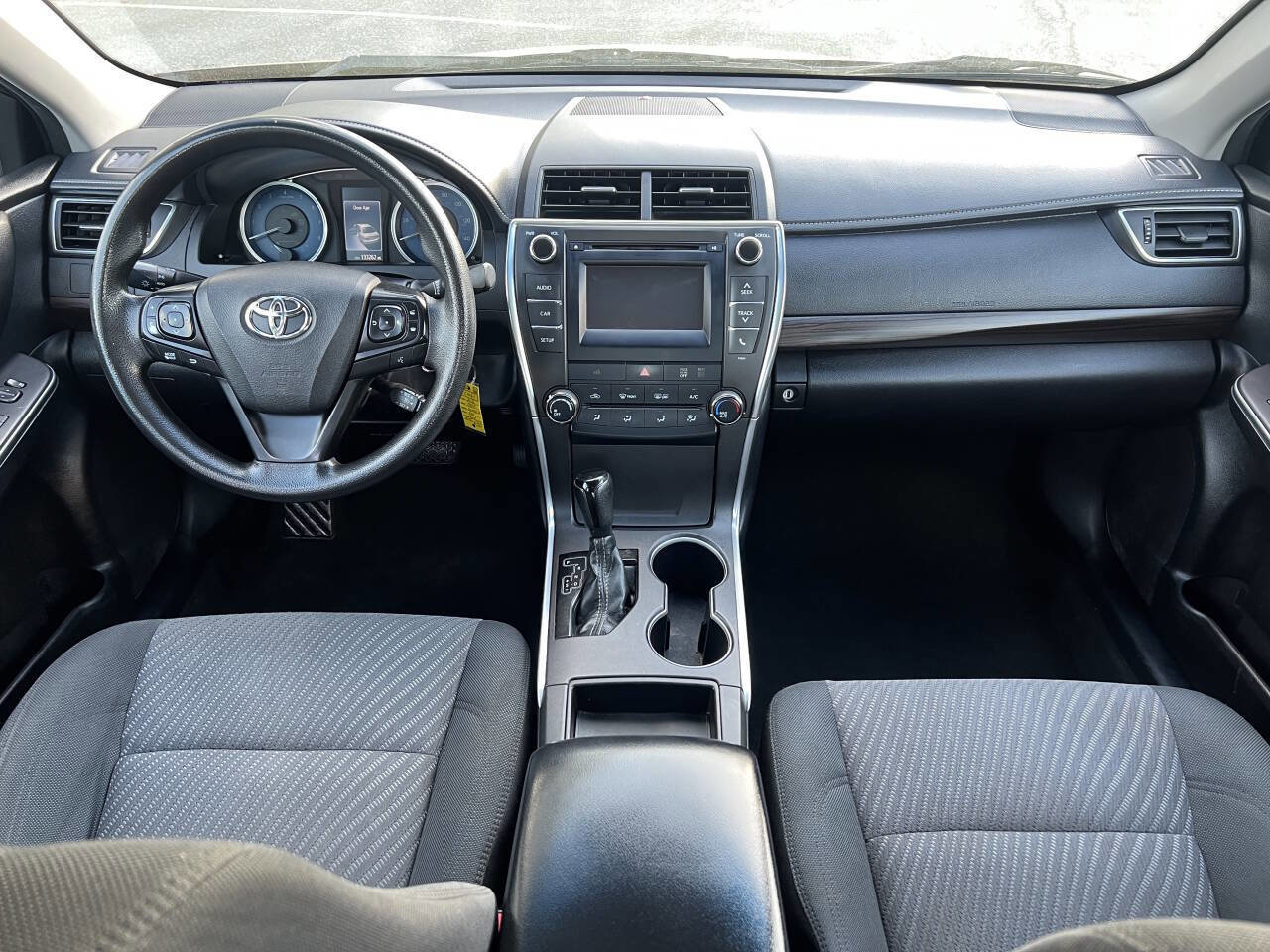 Used 2016 Toyota Camry LE FWD image 14