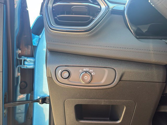 Used 2025 Chevrolet TrailBlazer LT AWD/4WD image 21