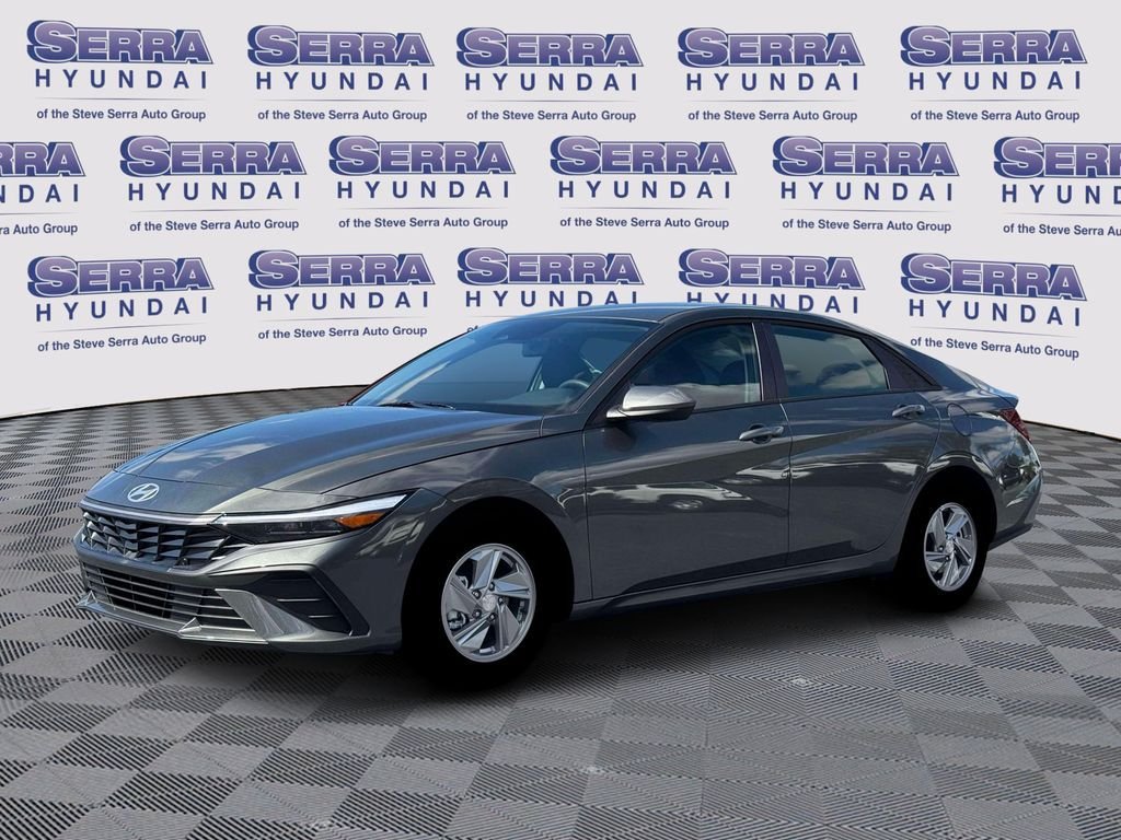 New 2026 Hyundai Elantra SE FWD image 2