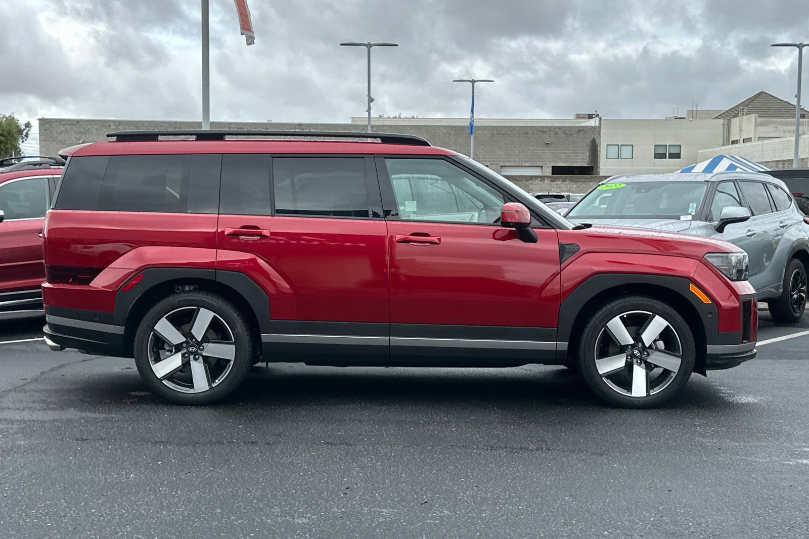 Used 2025 Hyundai Santa Fe Limited image 2