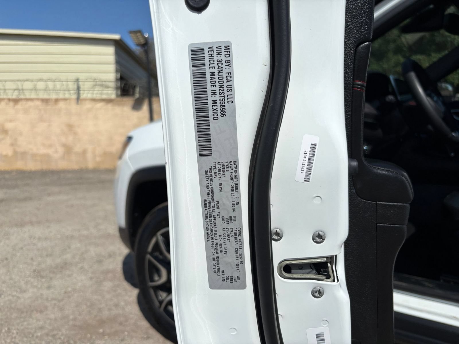 Used 2025 Jeep Compass Trailhawk AWD/4WD image 27