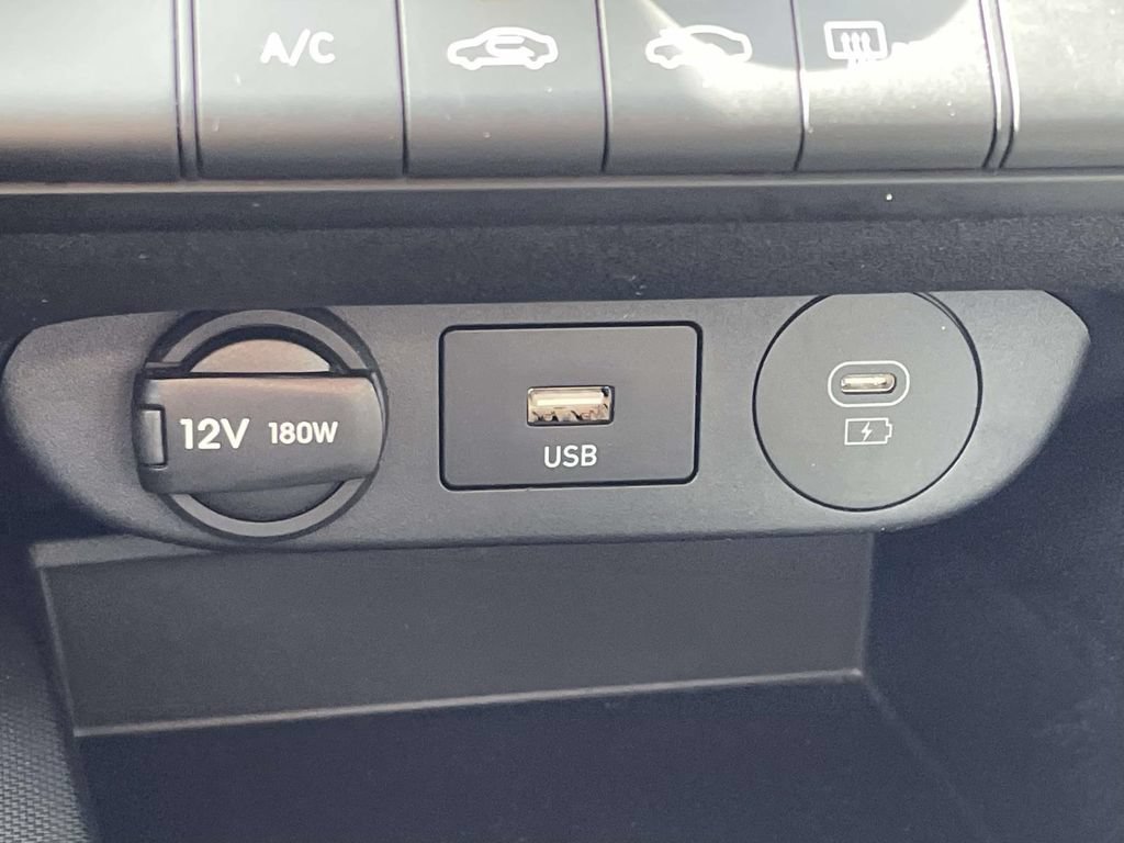 Certified 2025 Hyundai Elantra SE FWD image 27