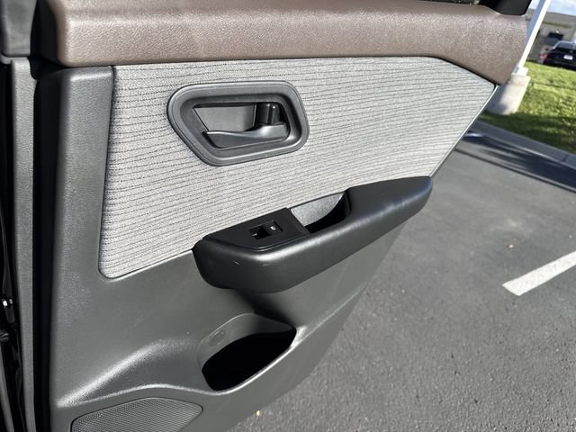 Used 2023 Nissan Rogue S AWD/4WD image 21