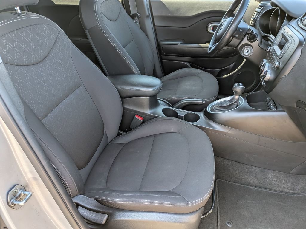 Used 2015 Kia Soul FWD image 26