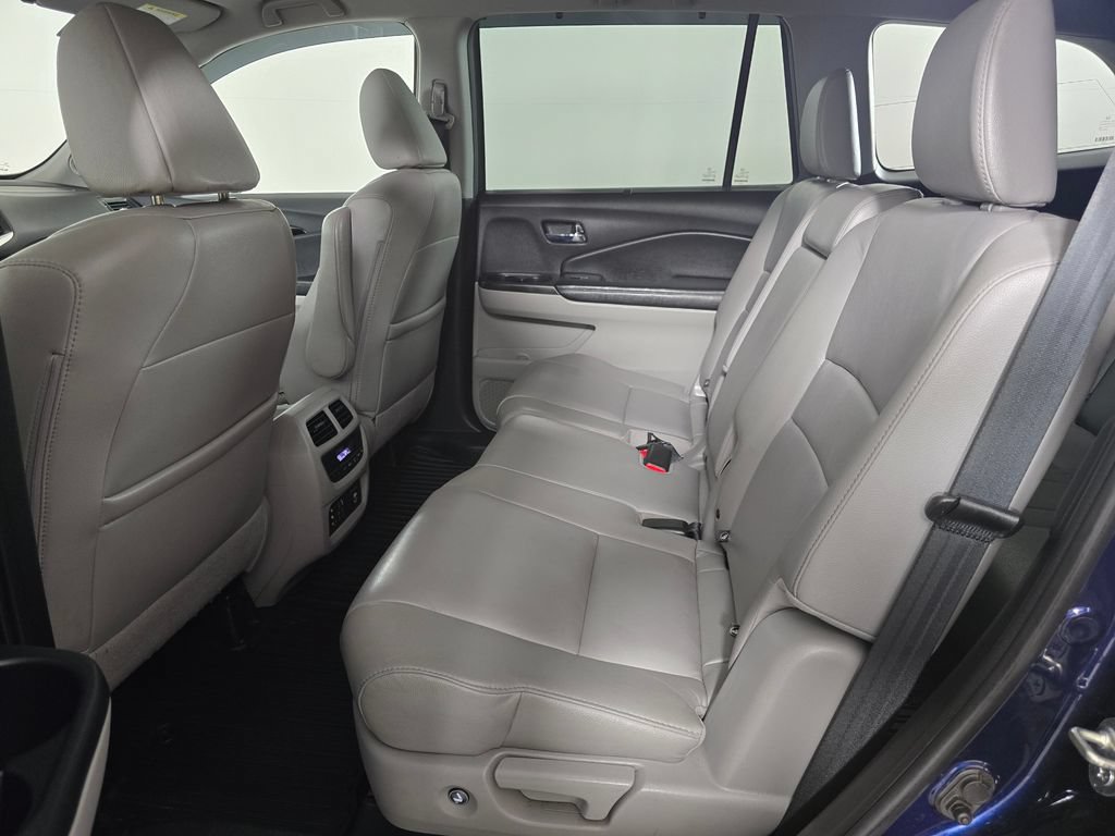 Used 2018 Honda Pilot Touring image 15