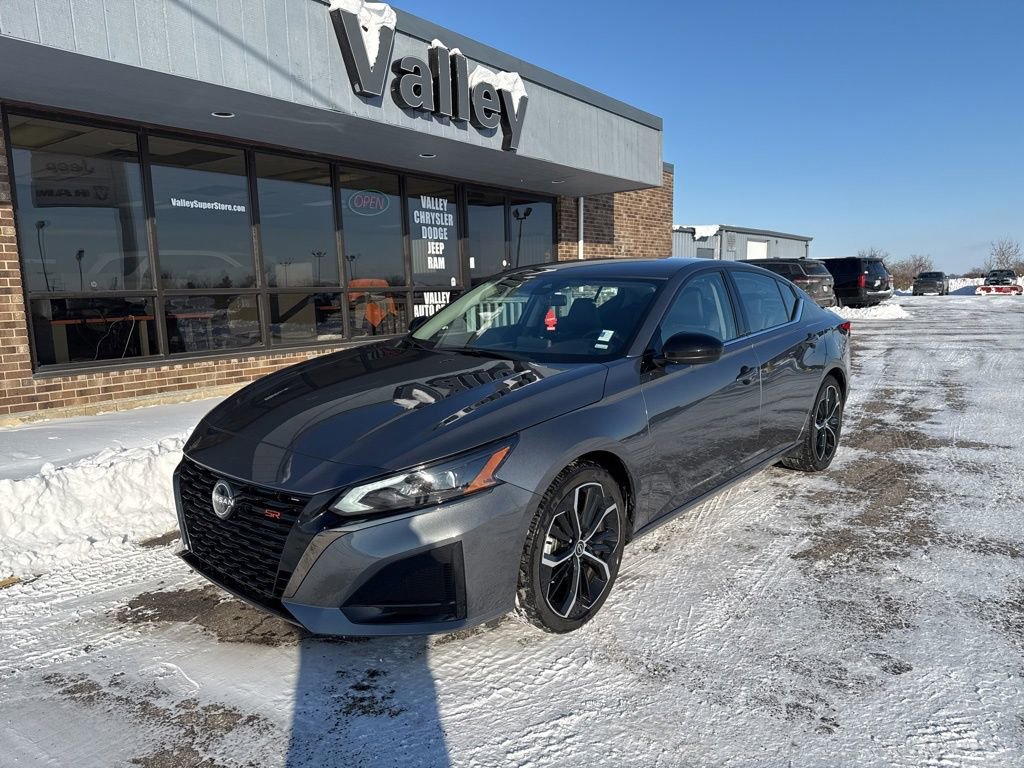 Used 2025 Nissan Altima 2.5 SR image 5