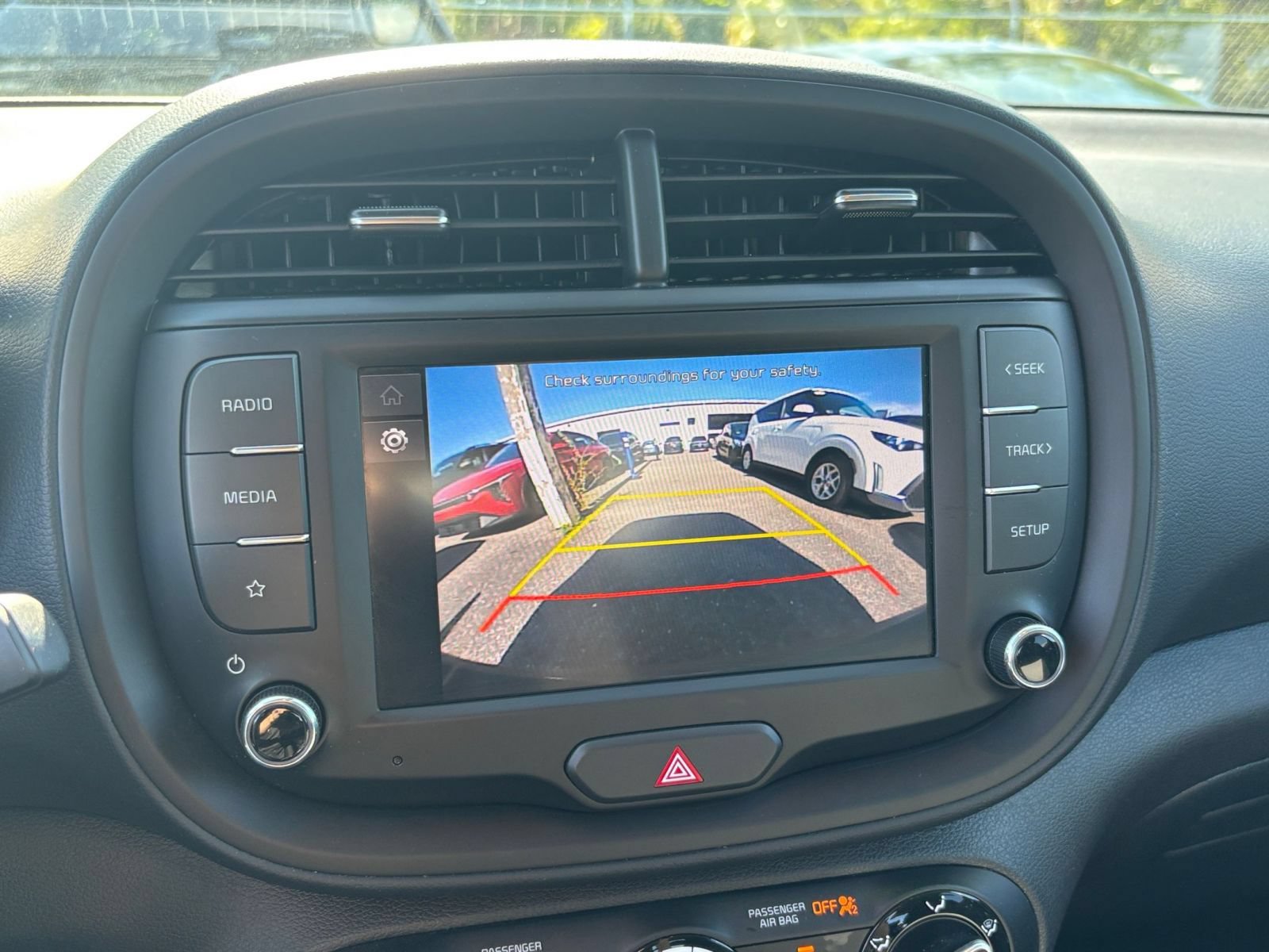 Used 2025 Kia Soul LX w/ LX Technology Package FWD image 21