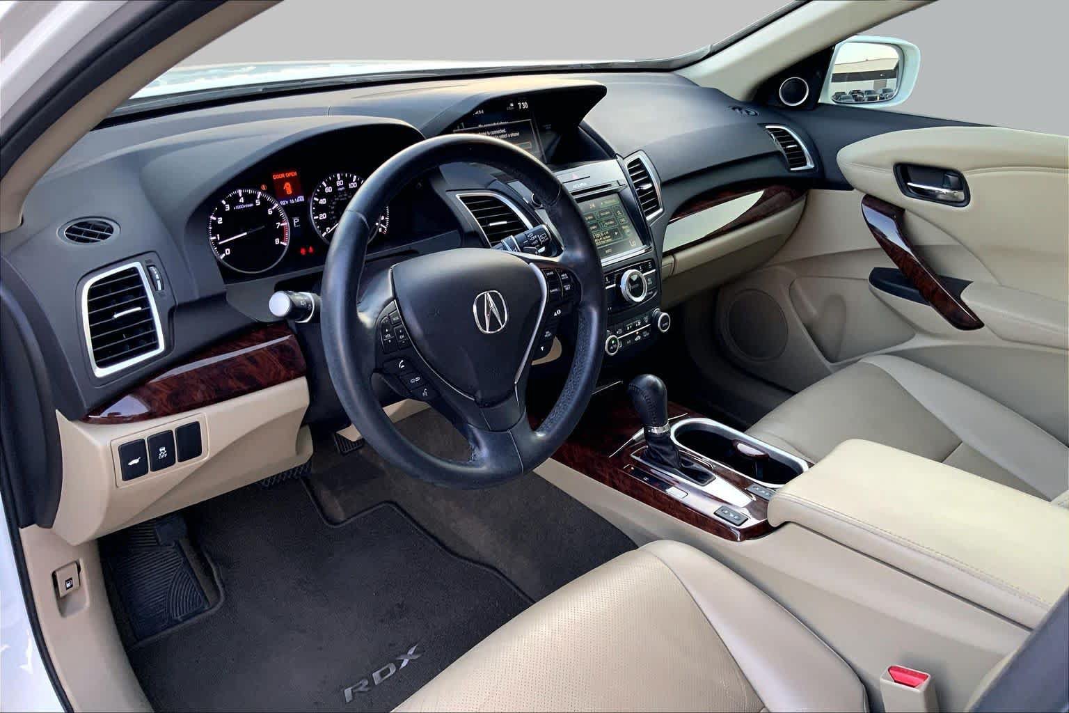 Used 2016 Acura RDX w/ Tech & AcuraWatch Plus Pack FWD image 18