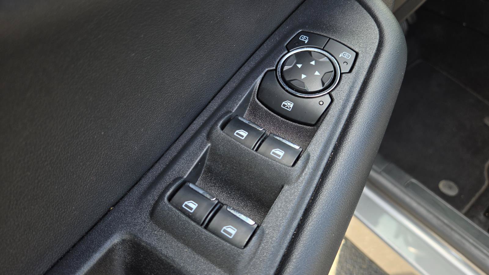 Used 2024 Ford Edge SEL AWD/4WD image 20
