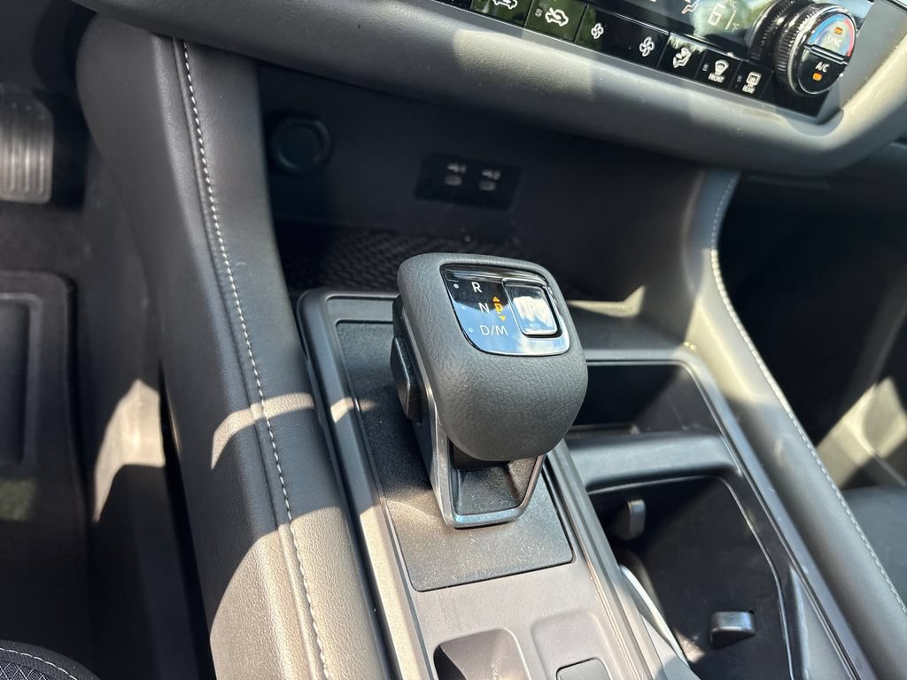 Used 2026 Nissan Pathfinder S FWD image 19