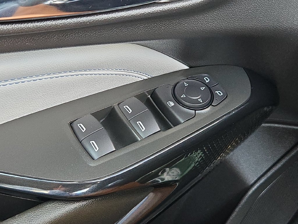 Used 2026 Chevrolet Trax LT FWD image 13