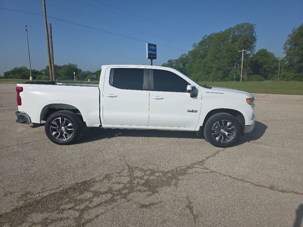 Used 2022 Chevrolet Silverado 1500 LT RWD image 2