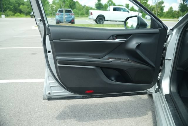 Used 2023 Toyota Camry SE FWD image 14