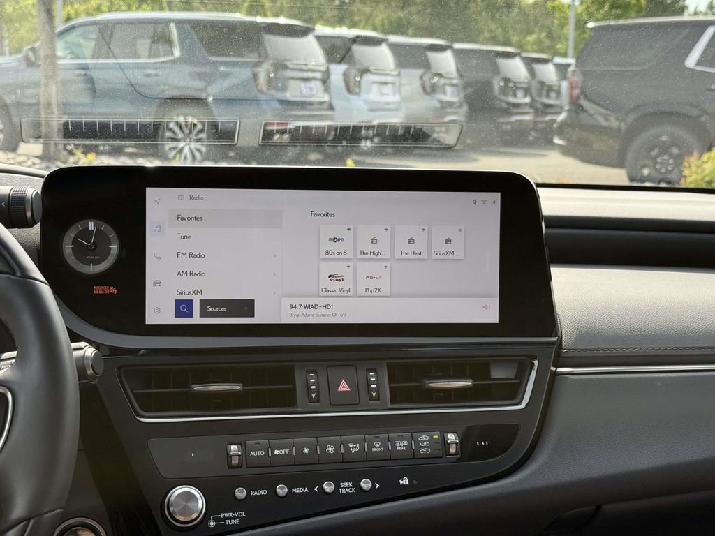 Used 2024 Lexus ES 350 Ultra Luxury FWD image 10