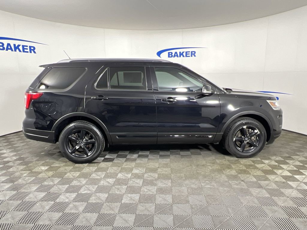 Used 2018 Ford Explorer XLT w/ Equipment Group 201A FWD image 10