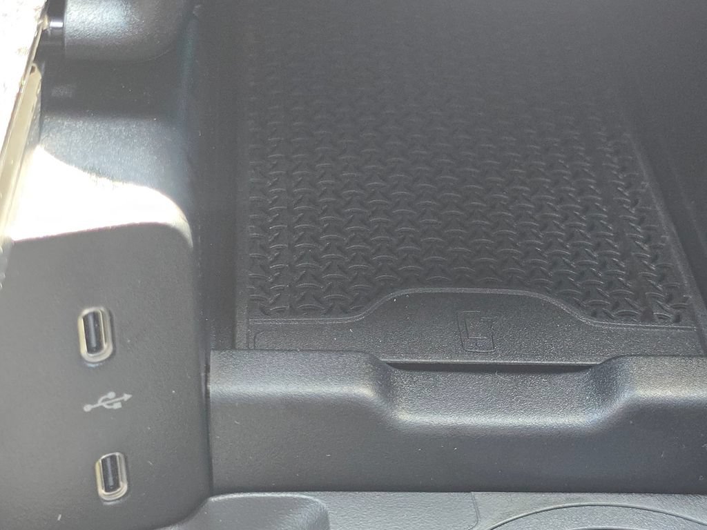 New 2026 Mercedes-Benz E 350 4MATIC Sedan image 32