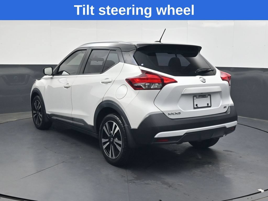 Used 2018 Nissan Kicks SR w/ Premium Package FWD image 6