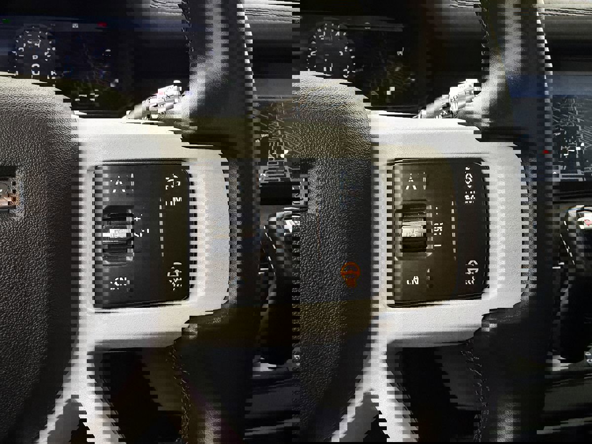 Used 2020 Land Rover Defender 110 First Edition image 14