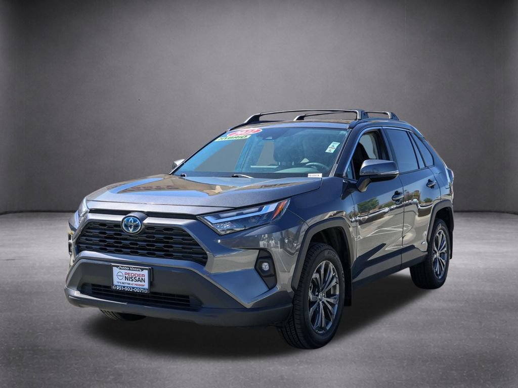 Used 2022 Toyota RAV4 XLE Premium AWD/4WD image 9