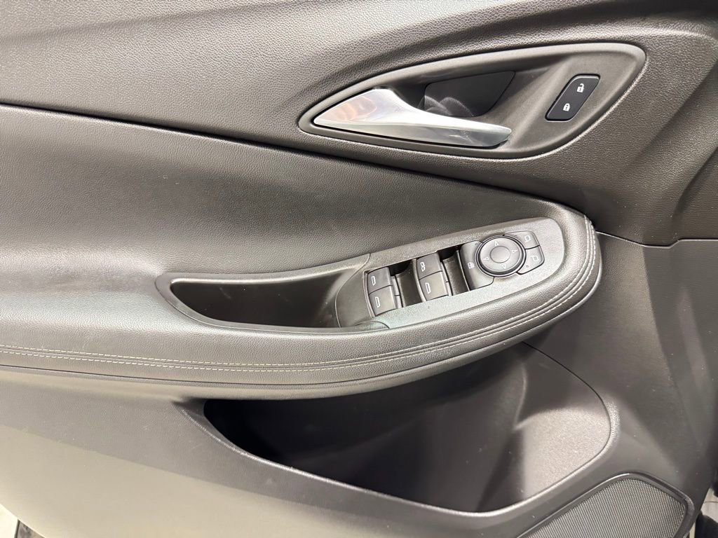 Used 2024 Buick Encore GX Sport Touring w/ Comfort Package FWD image 18