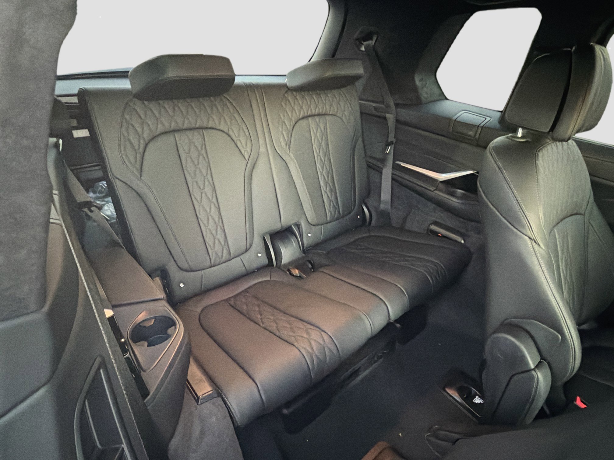 New 2026 BMW X7 M60i w/ Climate Comfort Package image 22