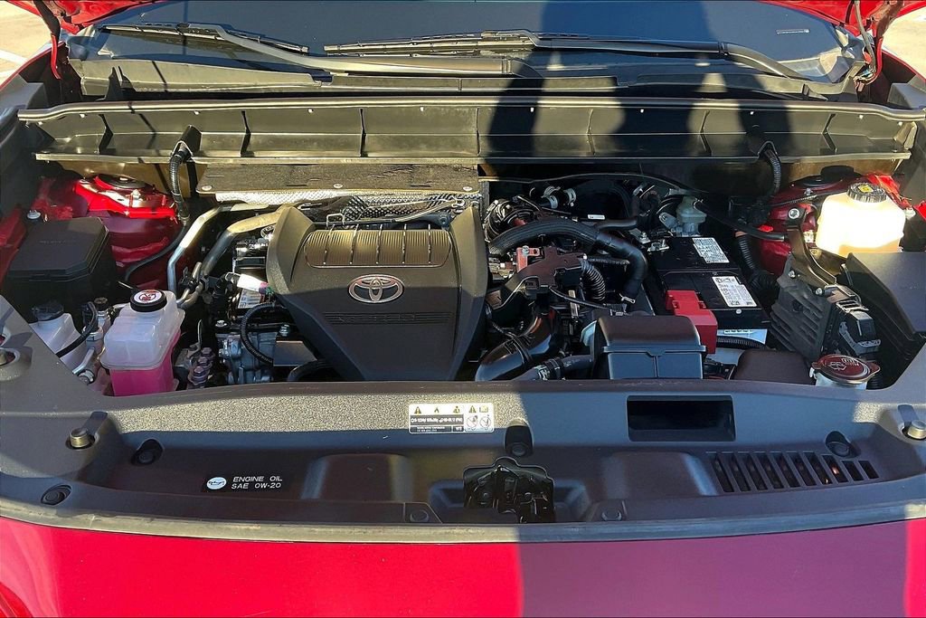 Used 2023 Toyota Highlander L image 12