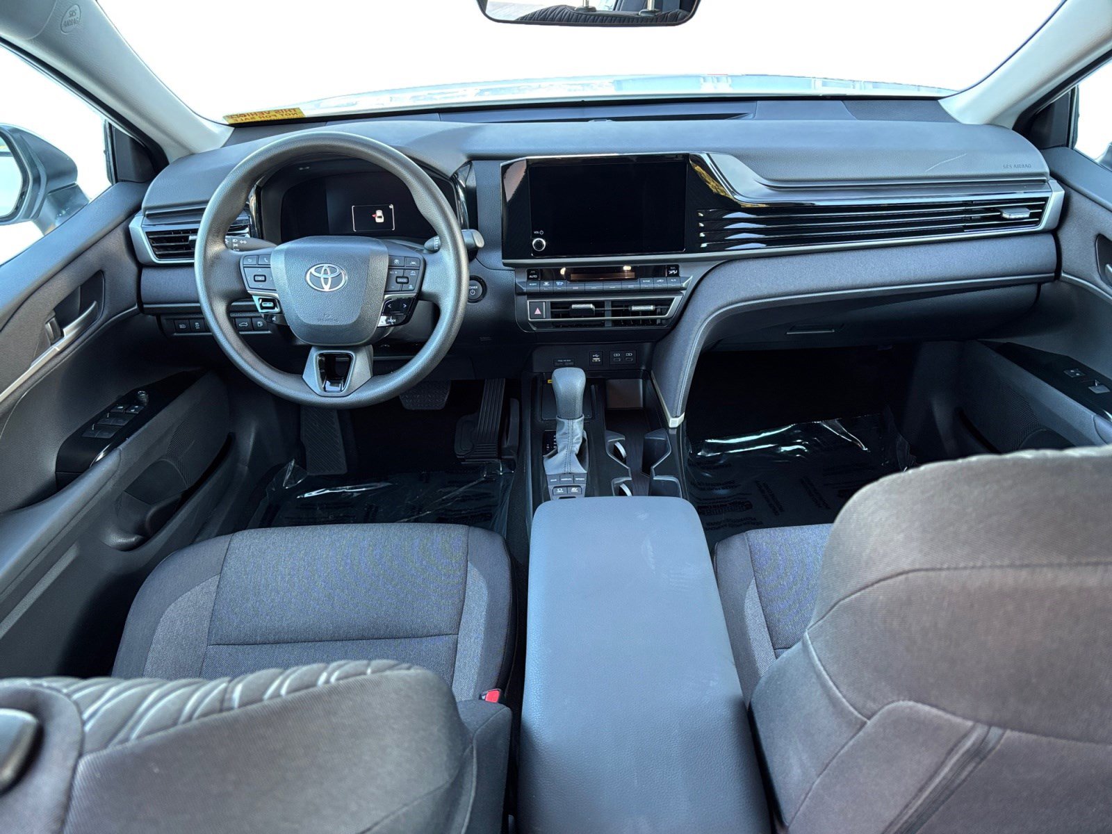 Used 2025 Toyota Camry LE image 10