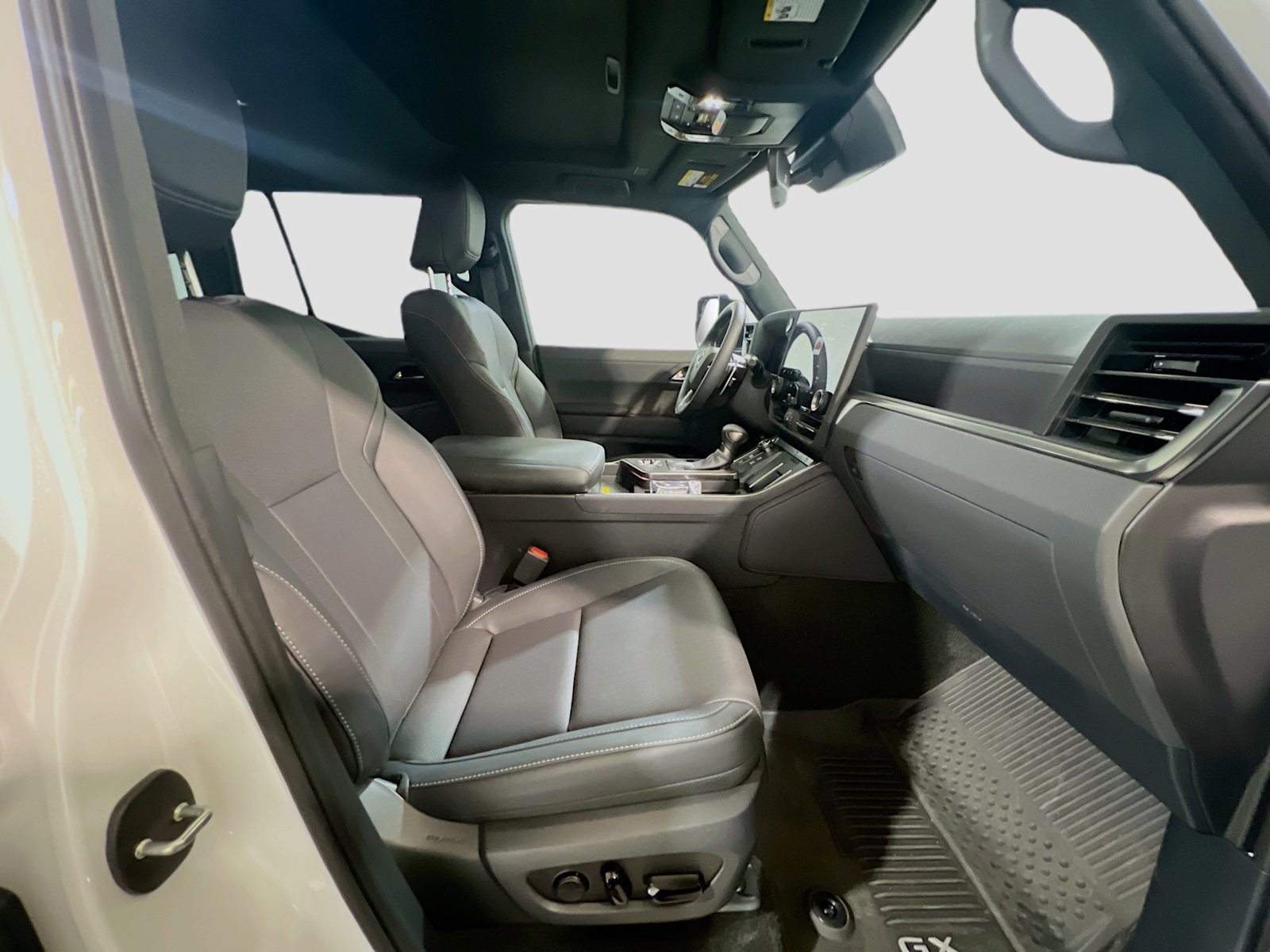 Used 2025 Lexus GX 550 550 Premium+ w/ Accessory Package (2T) image 21