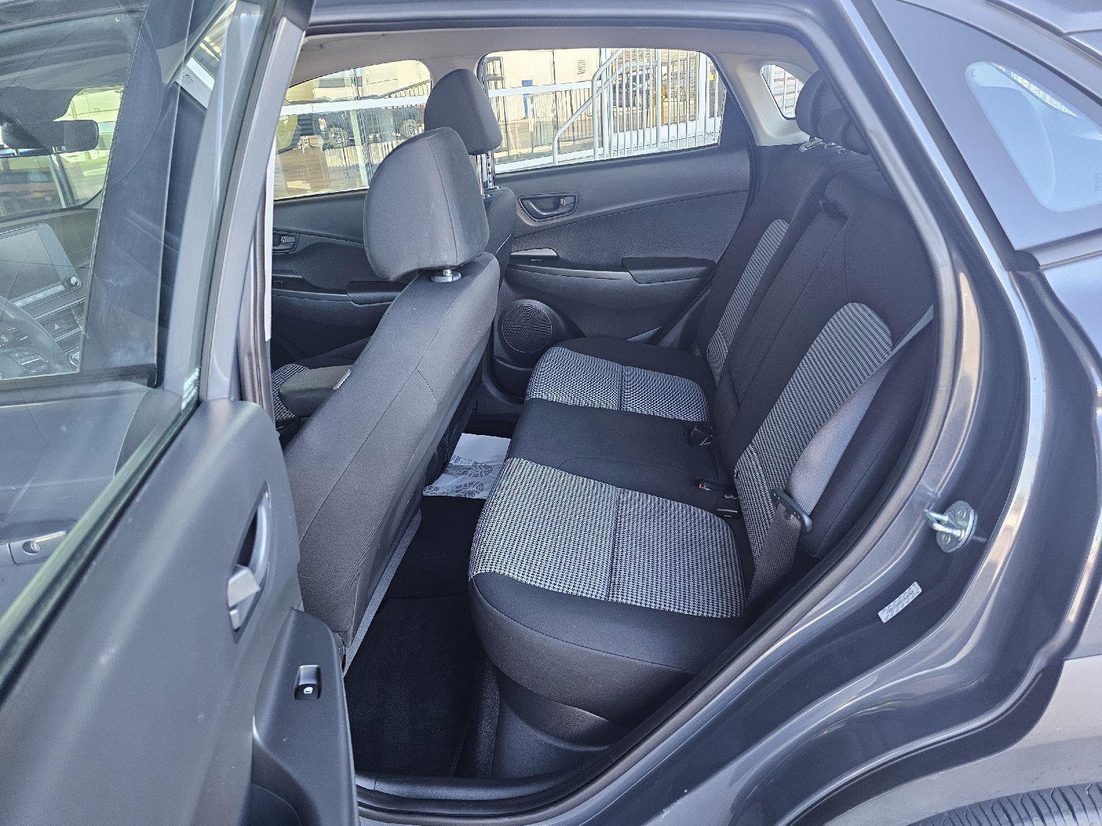 Used 2023 Hyundai Kona SE FWD image 17