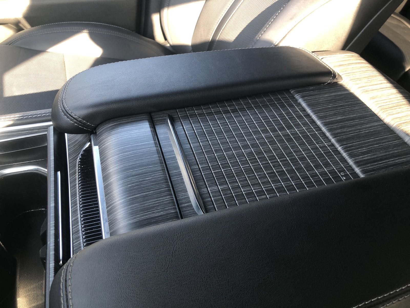 Used 2024 Jeep Wagoneer L Series II w/ Flexible Seating Group AWD/4WD image 25