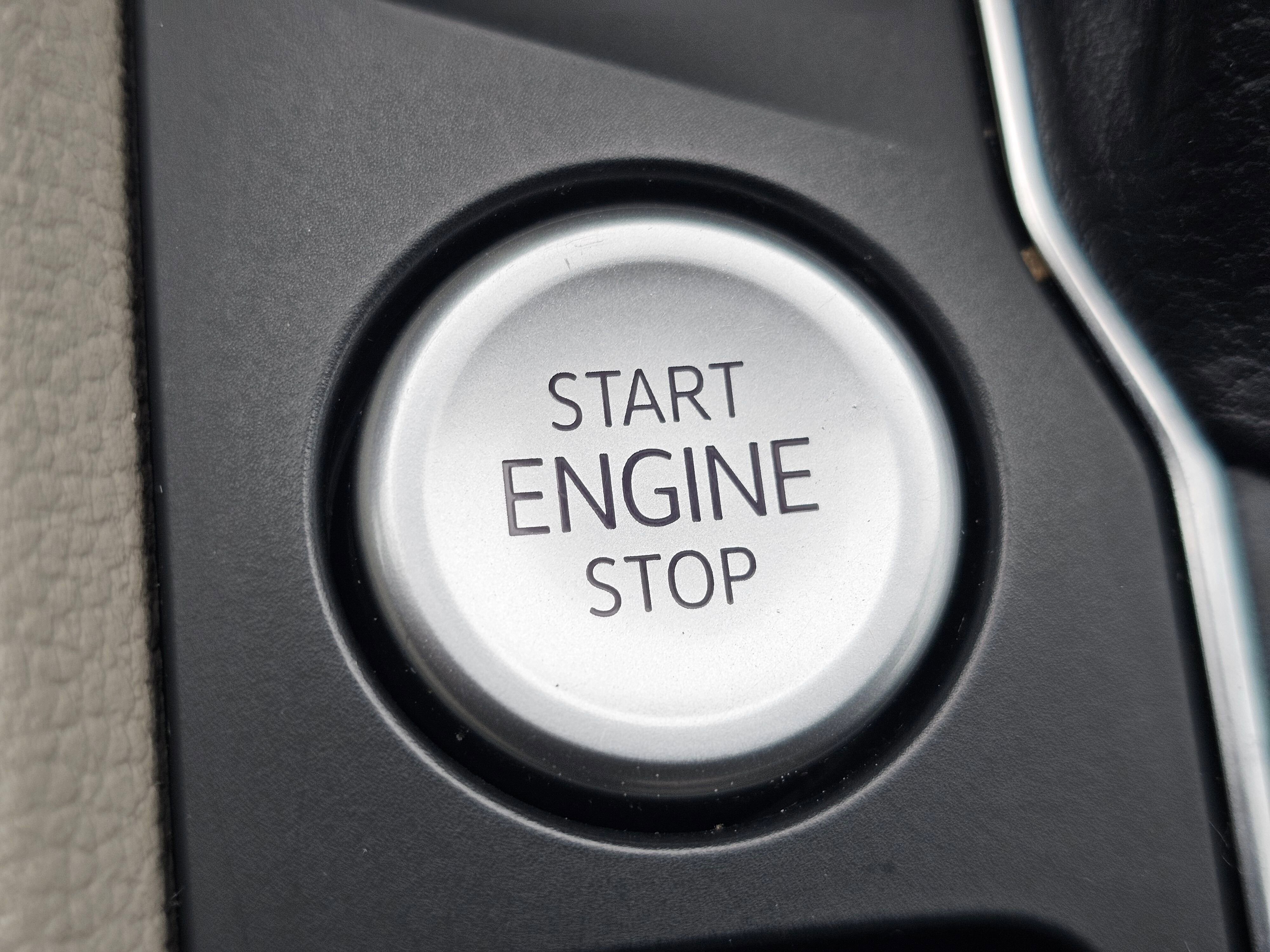 Used 2023 Volkswagen Atlas SE image 55