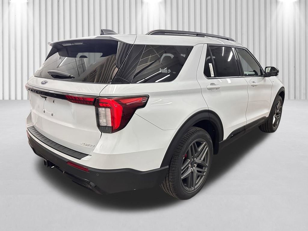 New 2026 Ford Explorer ST-Line w/ ST-Line Street Pack AWD/4WD image 5