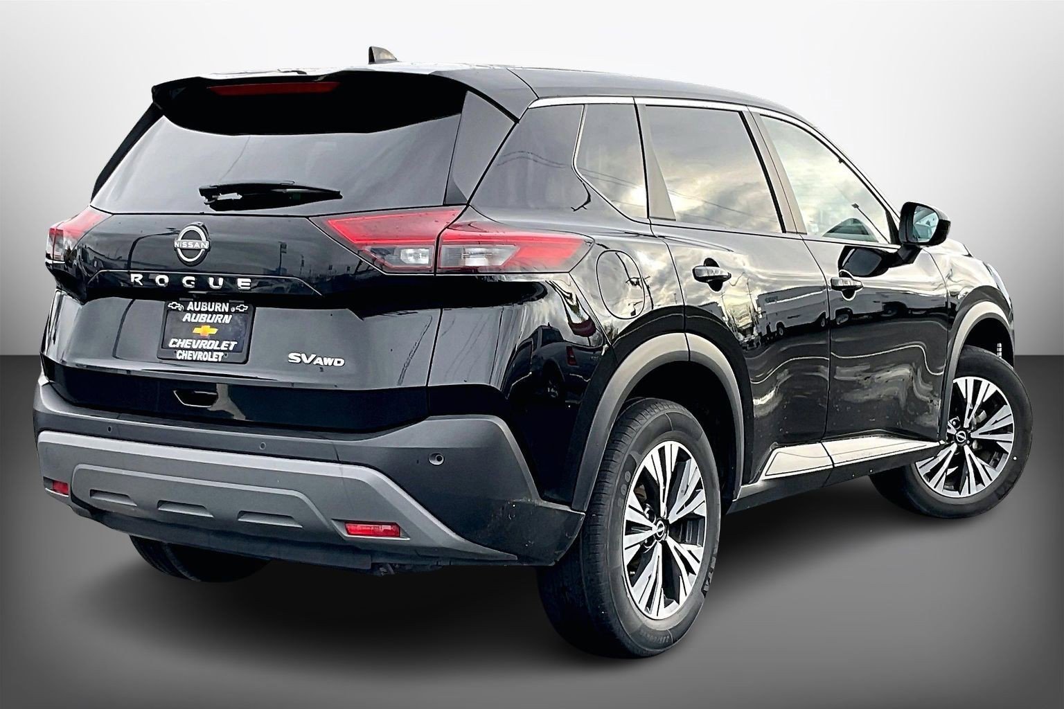 Used 2023 Nissan Rogue SV image 12