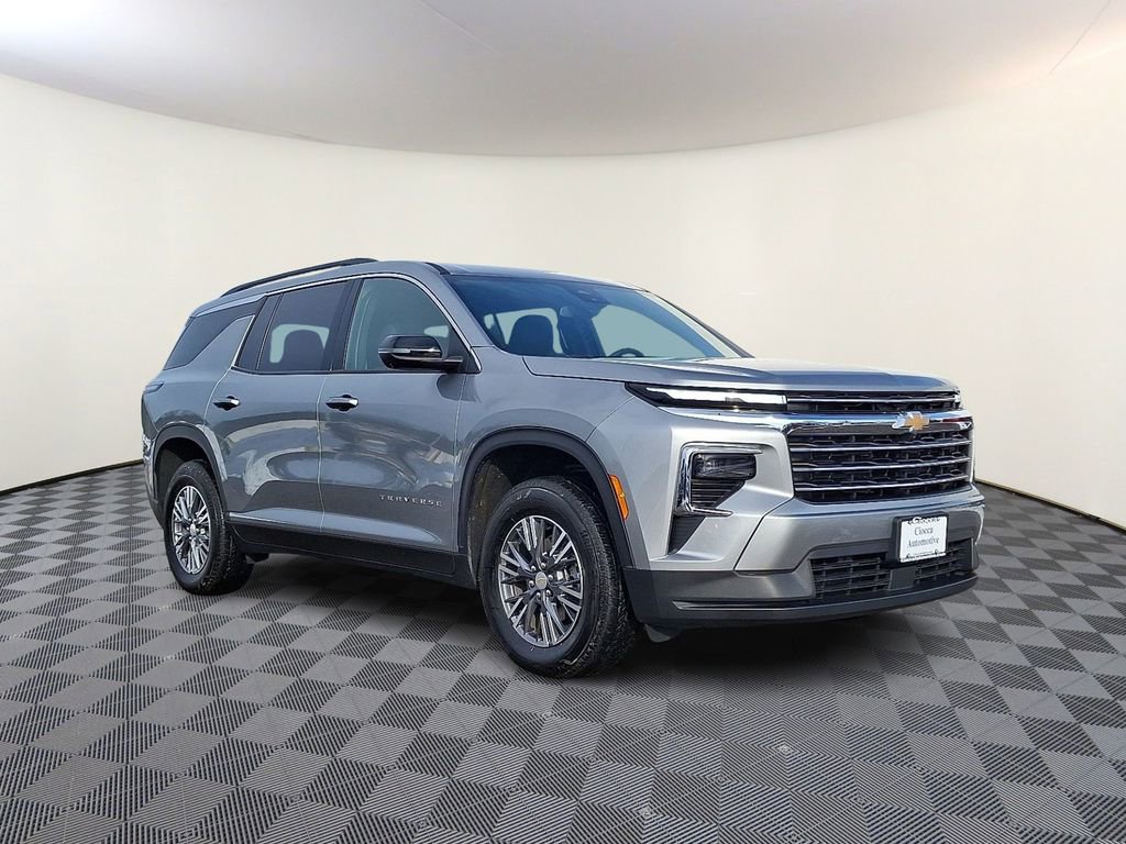 New 2025 Chevrolet Traverse LT w/ Driver Confidence Package image 1