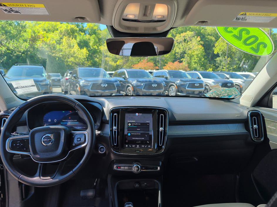 Used 2025 Volvo XC40 B5 Ultra AWD/4WD image 11