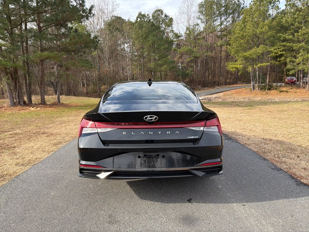 Used 2023 Hyundai Elantra Limited image 6