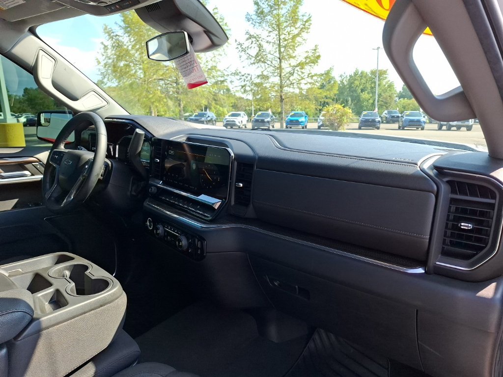 Used 2023 Chevrolet Silverado 1500 LT AWD/4WD image 33