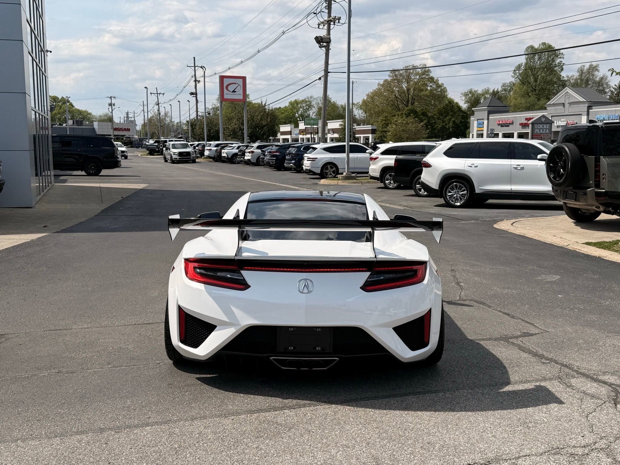 Used 2017 Acura NSX image 8