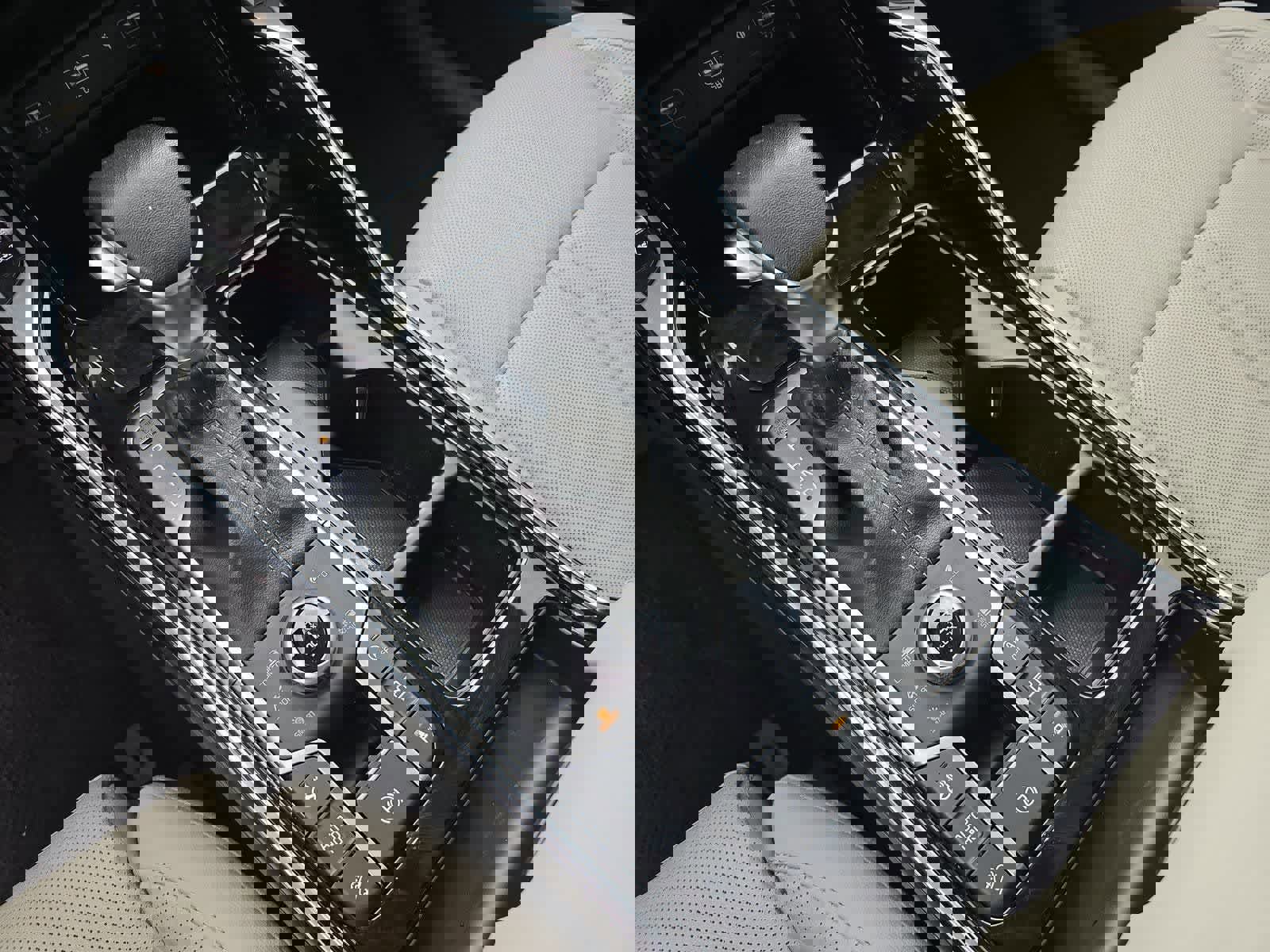 Certified 2023 Kia Sorento SX image 32