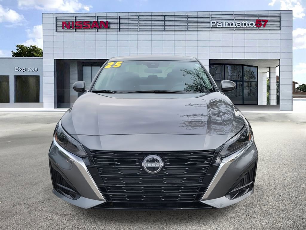 Used 2025 Nissan Altima 2.5 SV w/ SV Special Edition Package image 2