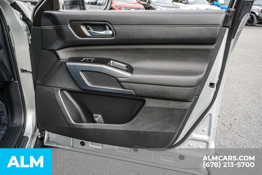 Used 2025 Nissan Pathfinder SL w/ SL Premium Package image 55