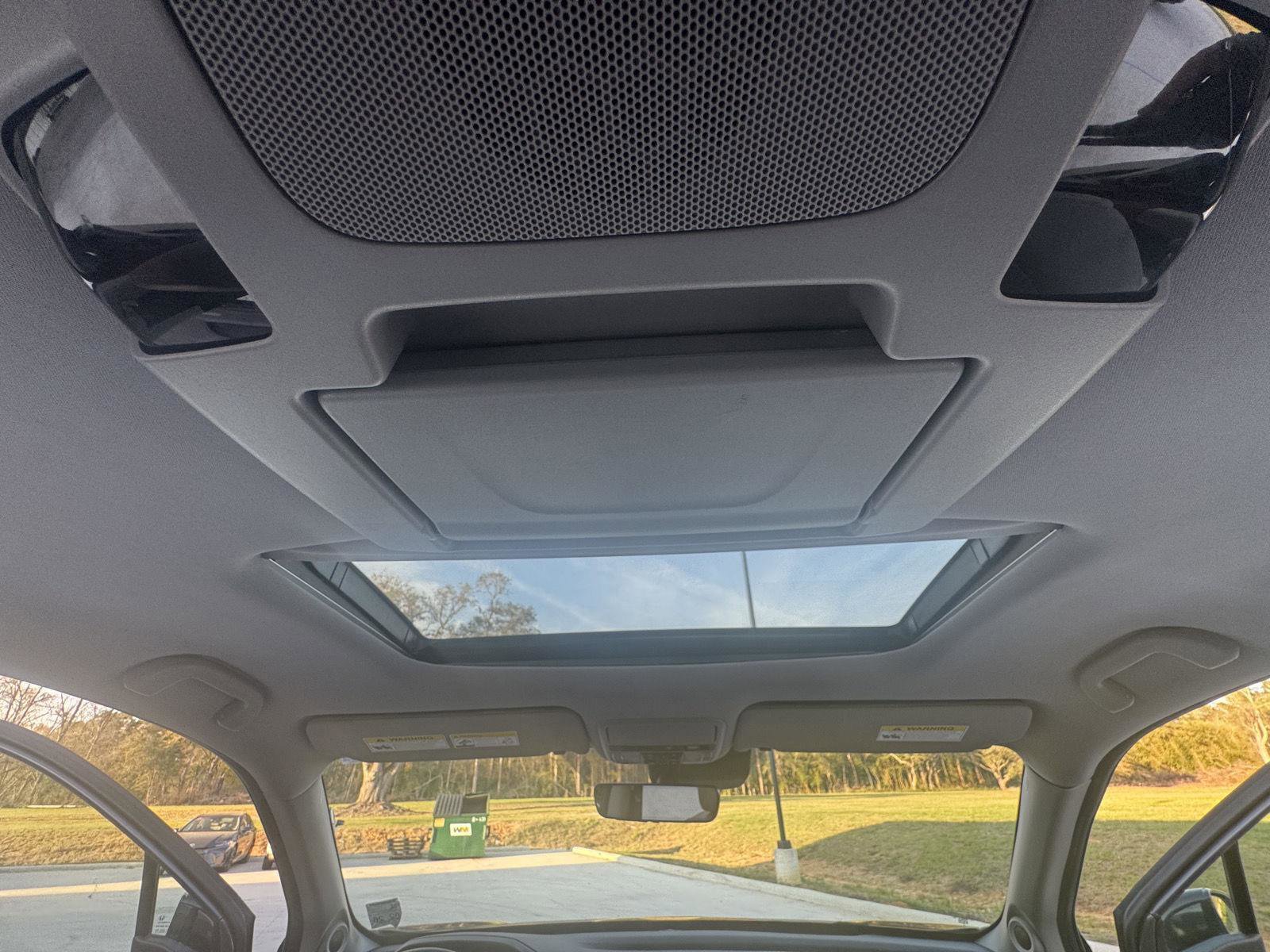 Used 2022 Honda Pilot Touring image 17