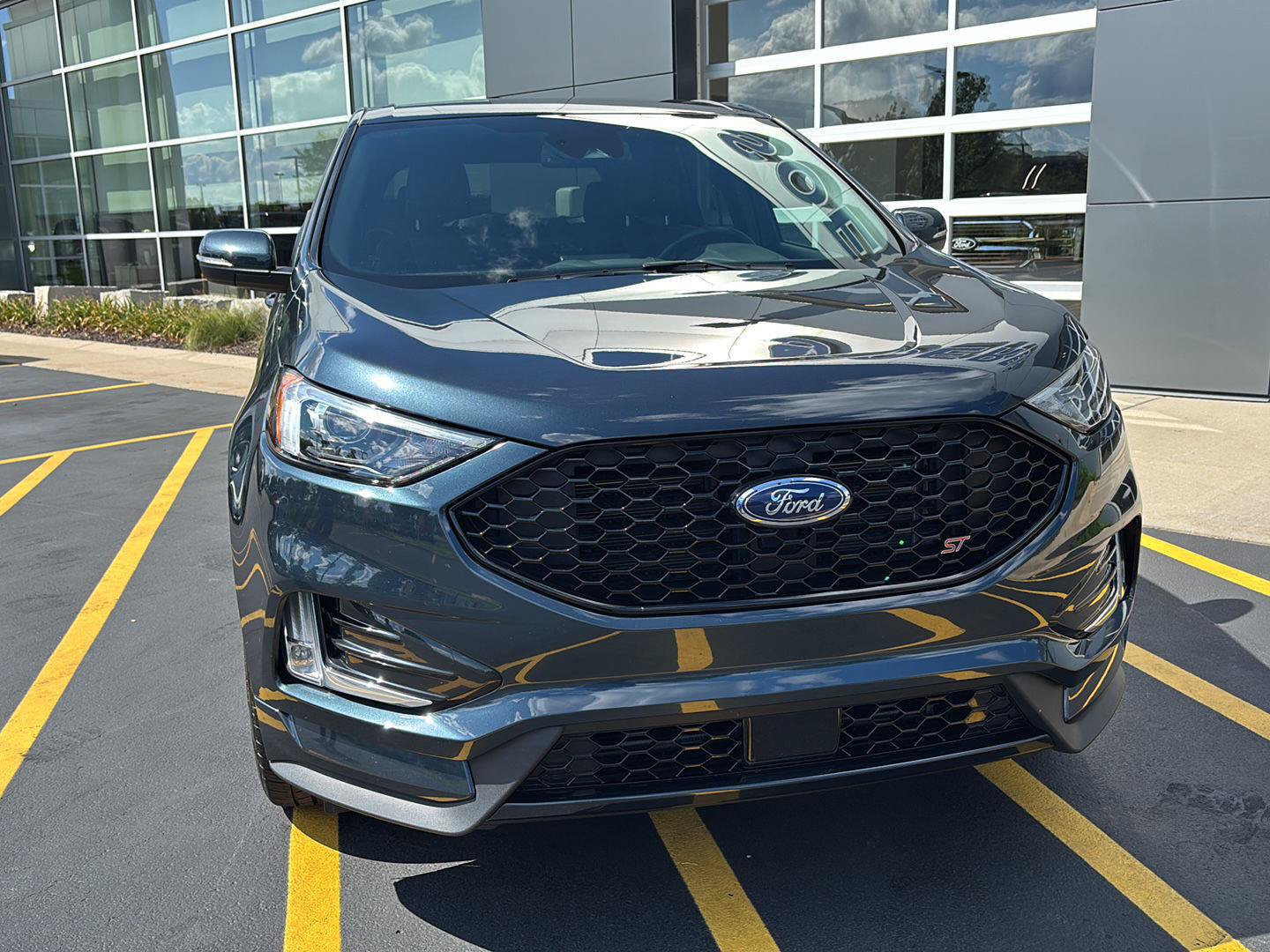 Used 2023 Ford Edge ST AWD/4WD image 4