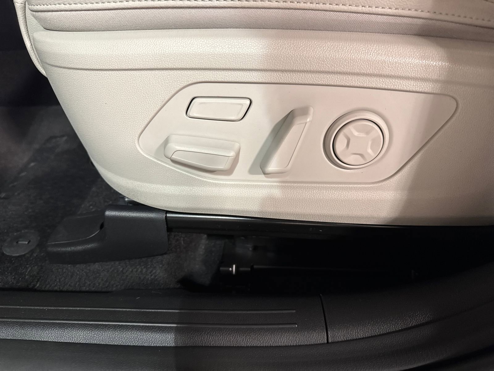 Certified 2023 Kia Sorento SX Prestige AWD/4WD image 23