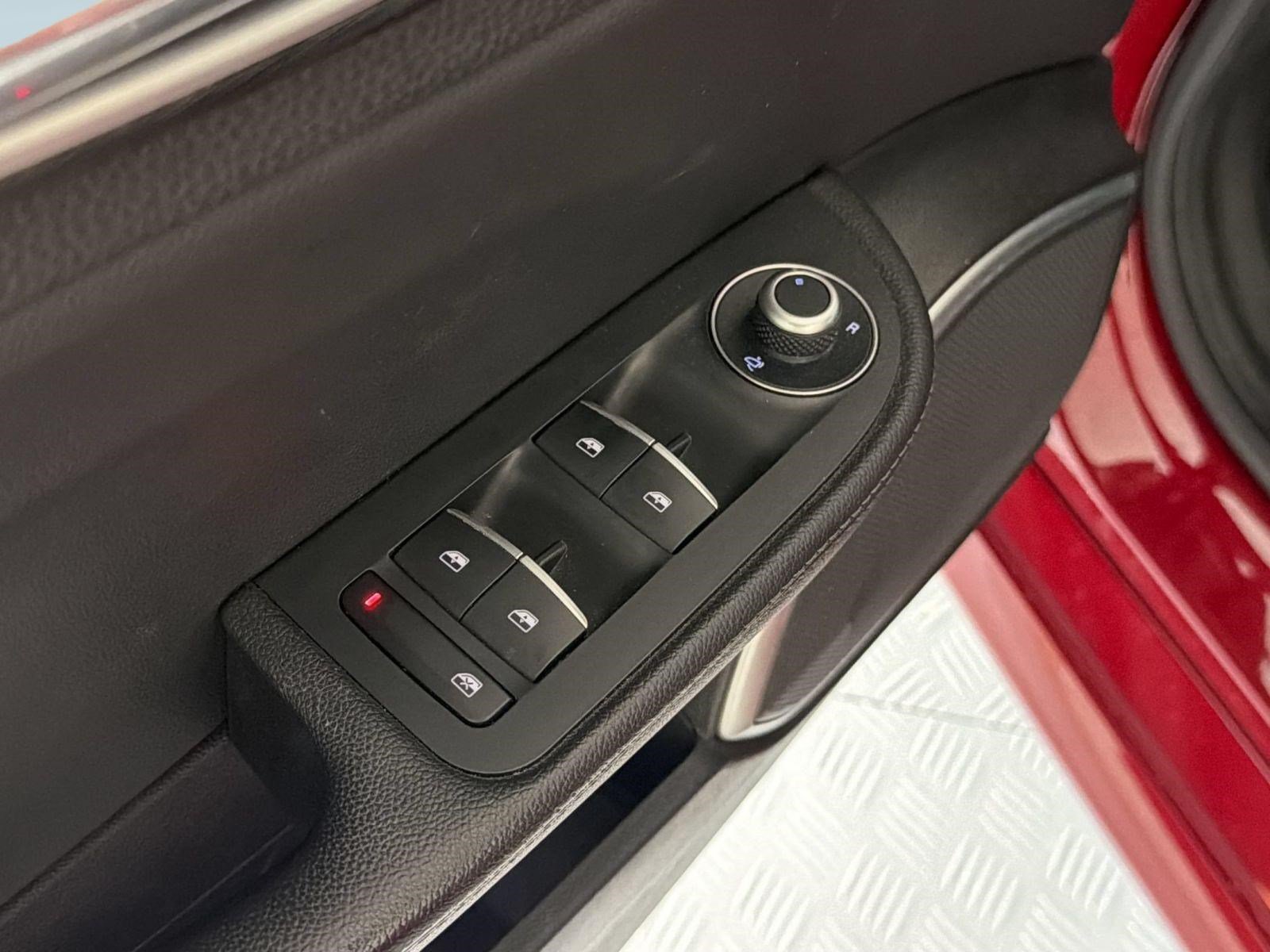 Used 2019 Alfa Romeo Giulia w/ Nero Edizione RWD image 12