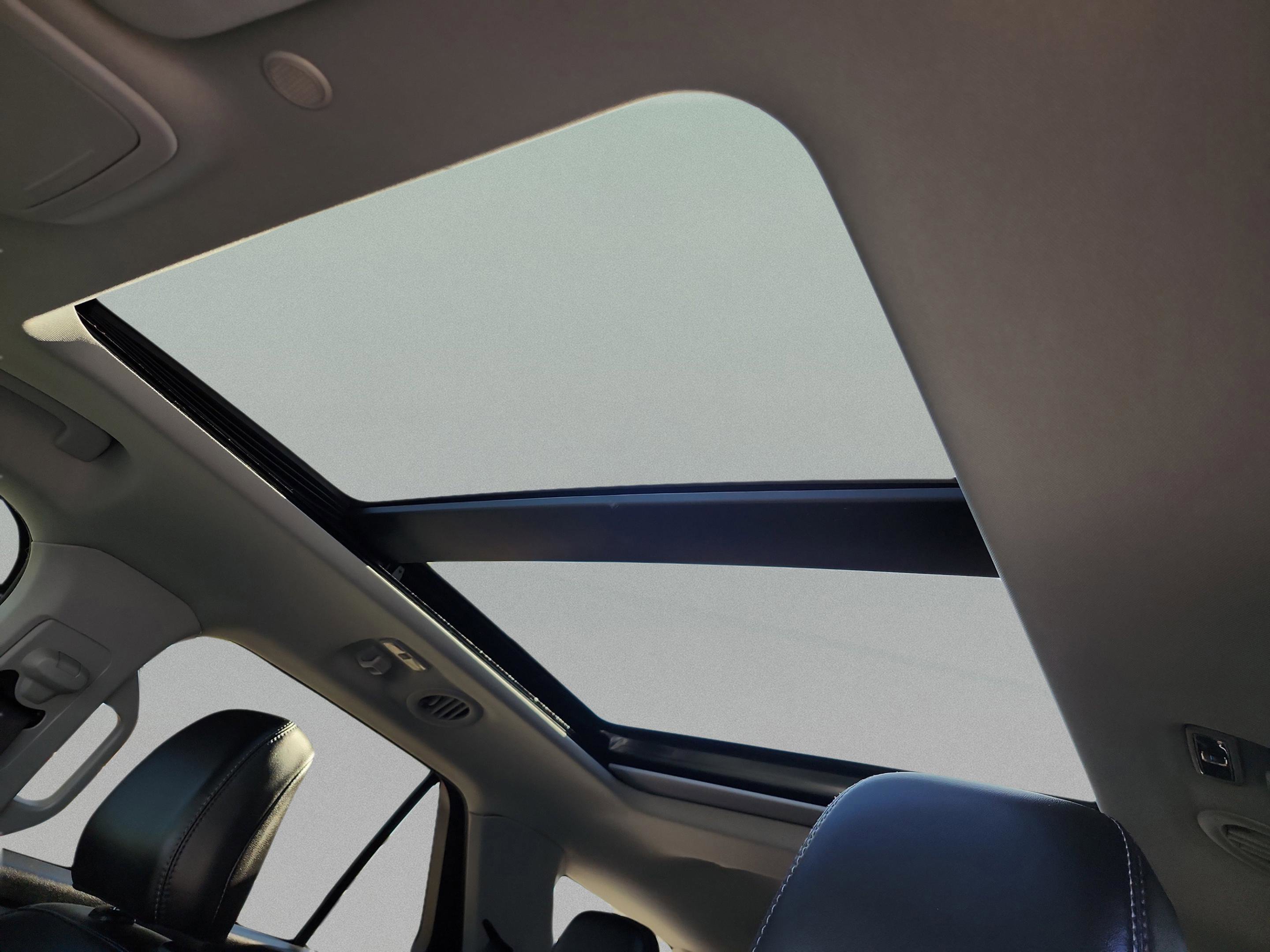 Certified 2023 Ford Explorer XLT w/ Equipment Group 202A image 28