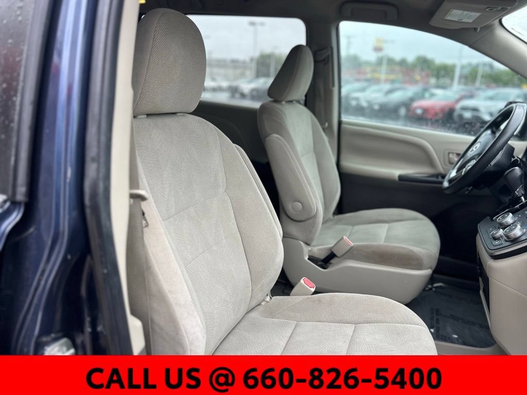 Used 2020 Toyota Sienna L FWD image 7