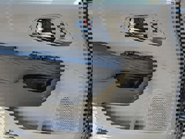 Used 2024 Chrysler Pacifica Touring-L image 23